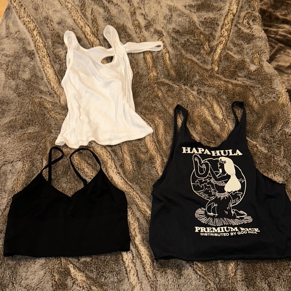 Tank Top Bundle - image 1